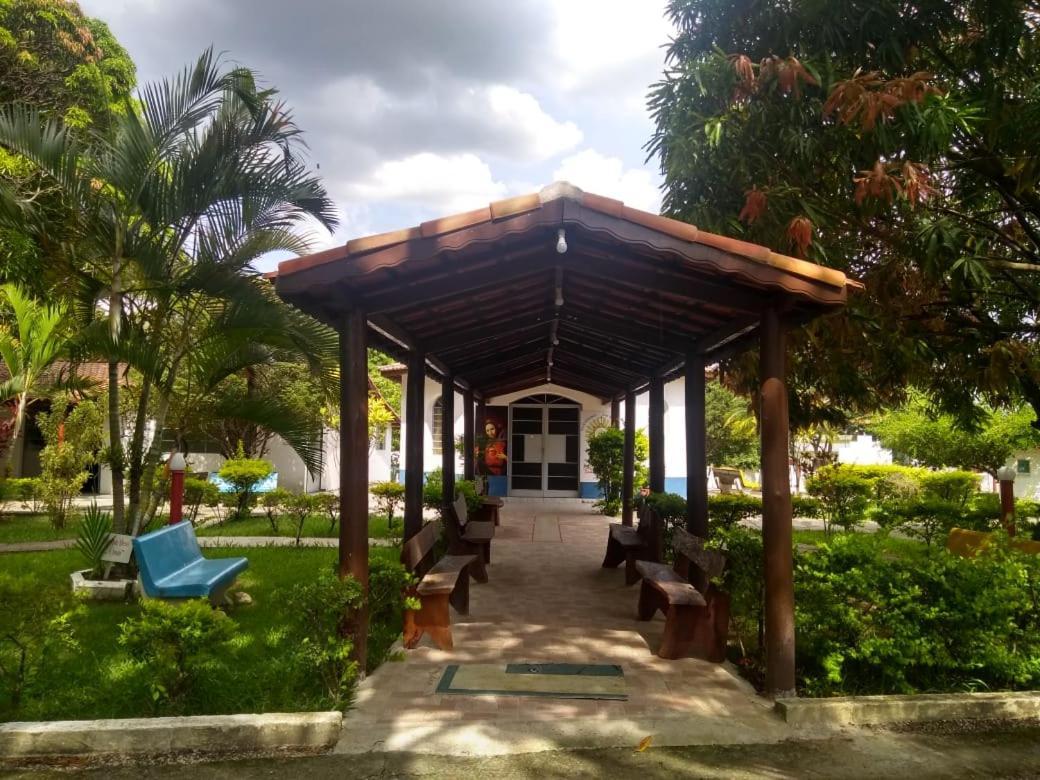 Comunidade Anuncia-Me Guaratingueta Bagian luar foto